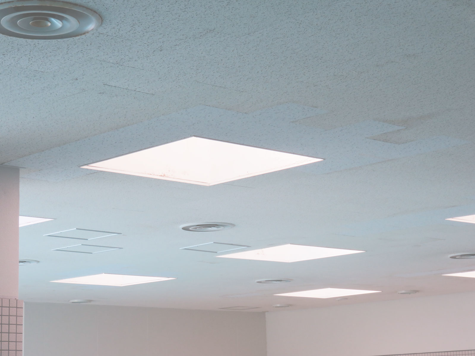 プール天井修繕　施工後②