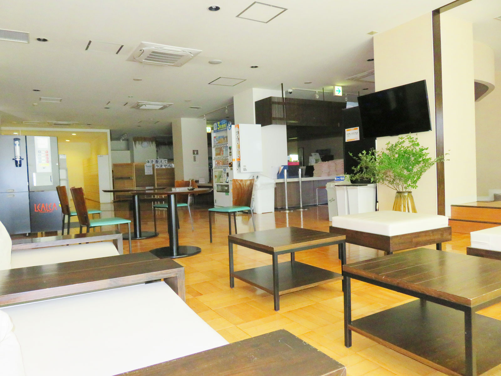 レアレア東戸塚店　フロア内