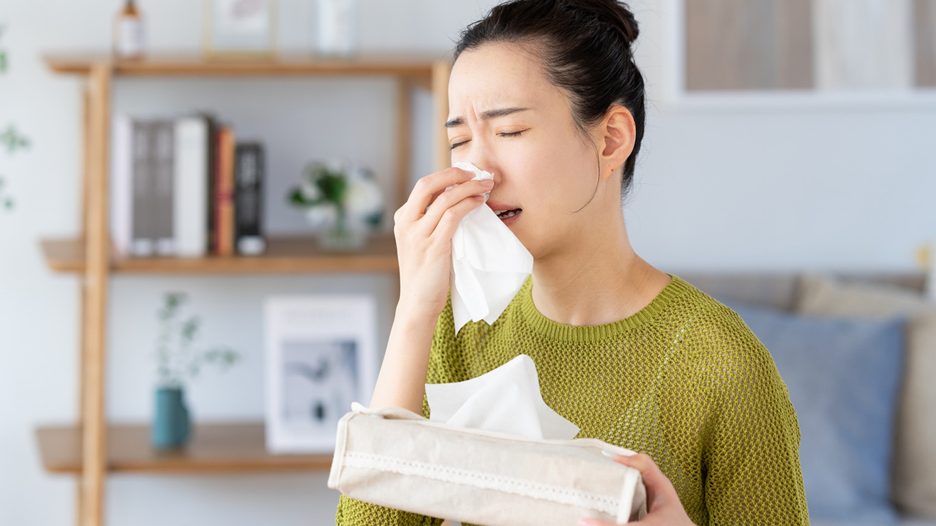室内の花粉量は外気の1％以下。それでも症状が出る理由