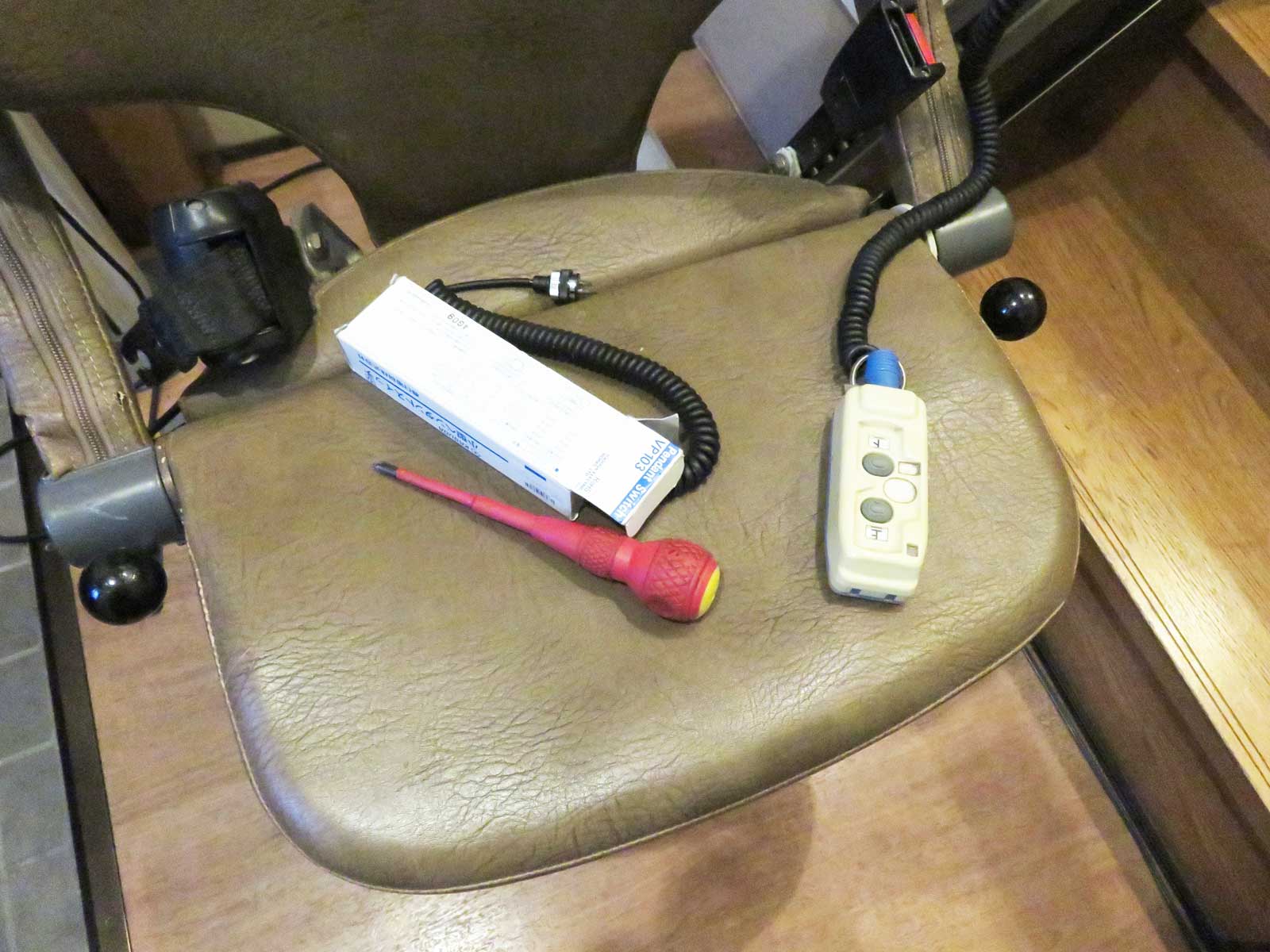 いす式階段昇降機修理