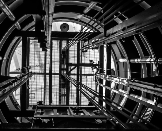 エレベーター昇降路