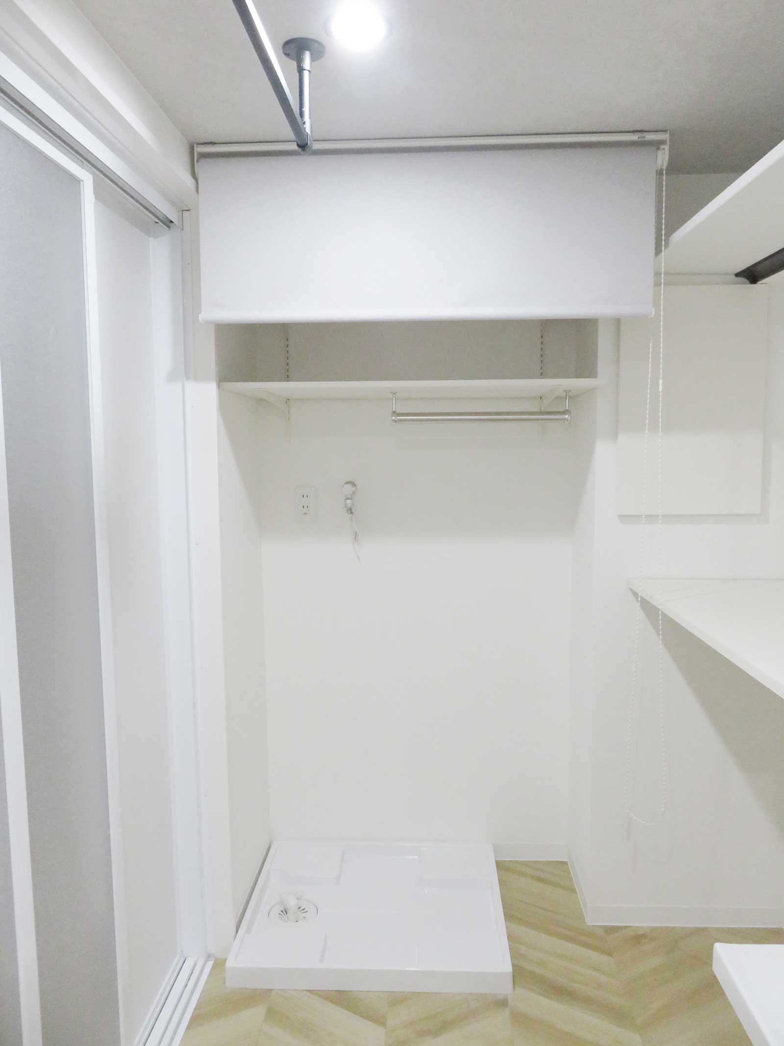 施工後　洗面脱衣室　ロールスクリーン