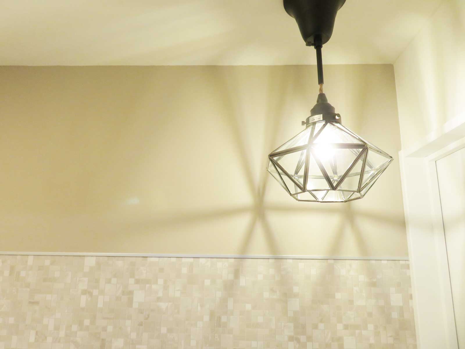 施工後　トイレ　照明